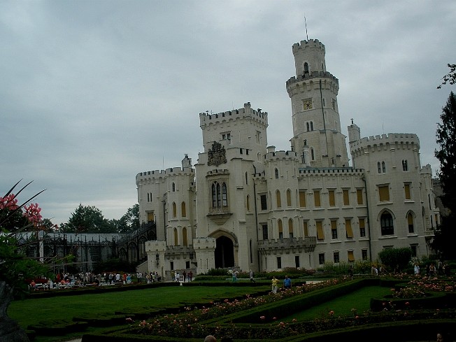 Hluboka3